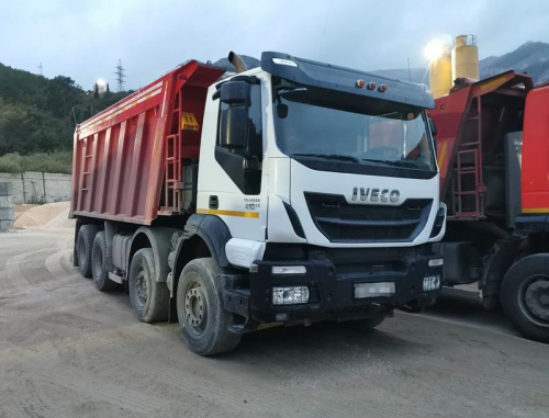 Аренда самосвала IVECO Trakker AD410T41